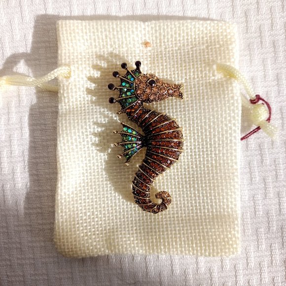 Brown Rhinestone Seahorse Pin Broach - Picture 2 of 3